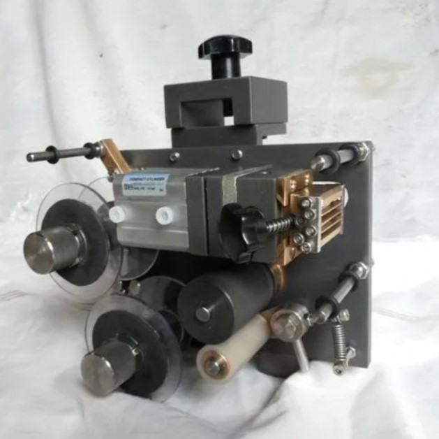 Laminate Batch Coding Machine | Continuous Inkjet Date Printing for Pouch Film PET/PE BOPP | High Speed 100m/min Touchscreen Multi-Line Food Grad